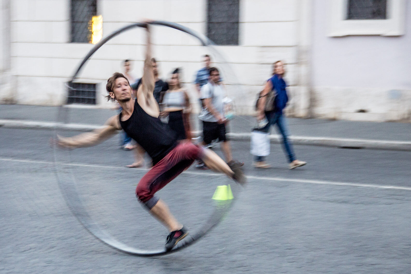 Whwwl acrobatics in Piazza Navona
